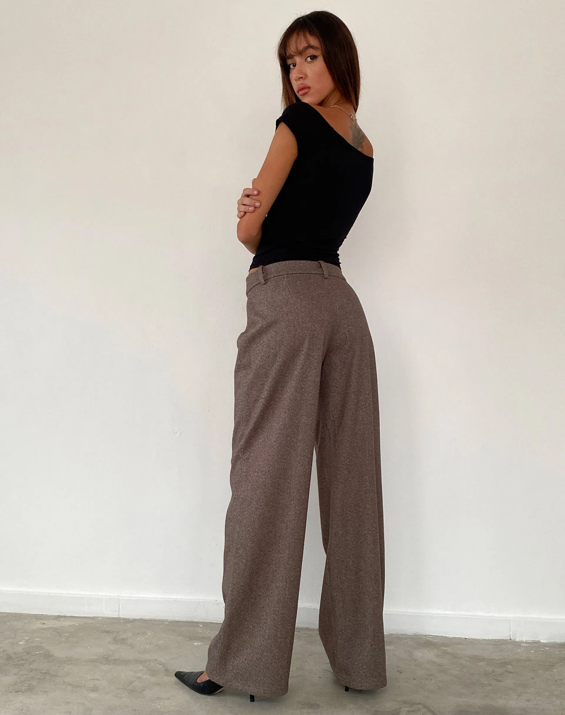 Helsa Low Rise Trouser in Dark Brown Tailoring