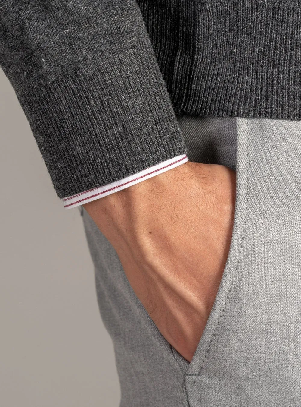 Maglia Scollo a V in Lana Cashmere - Dark