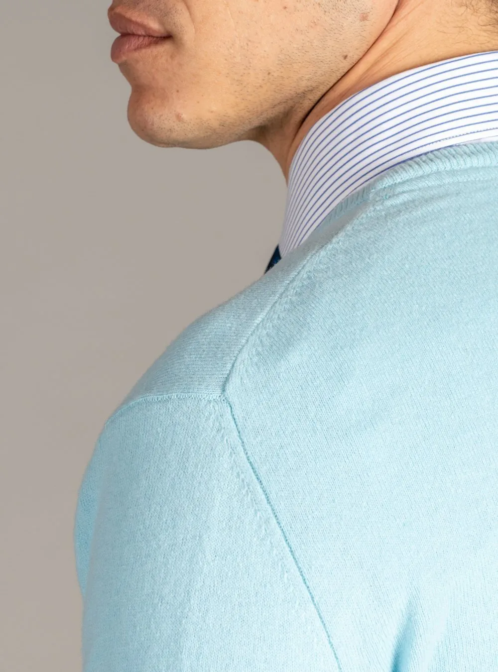 Maglia Scollo a V in Lana Cashmere - Dark