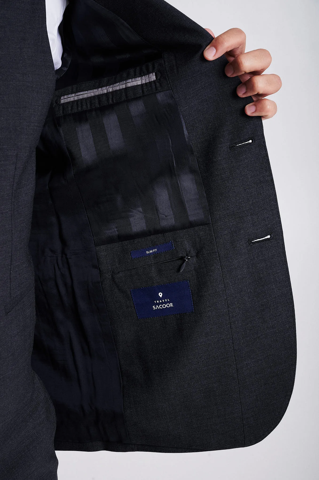 Slim fit wool stretch high performance suit with vest