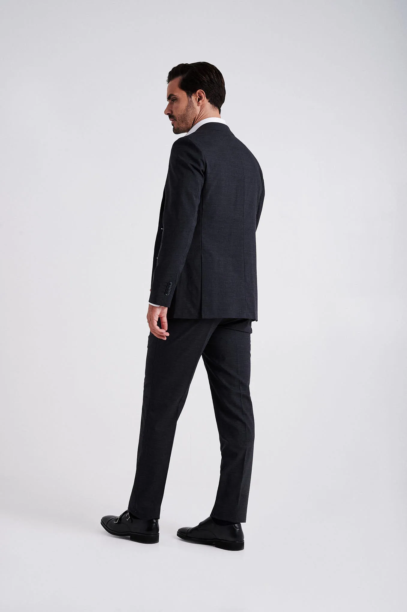 Slim fit wool stretch high performance suit with vest