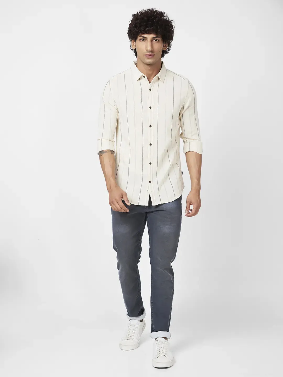 Spykar Men Off White Cotton Slim Fit Full Sleeve Casual Striped Shirt