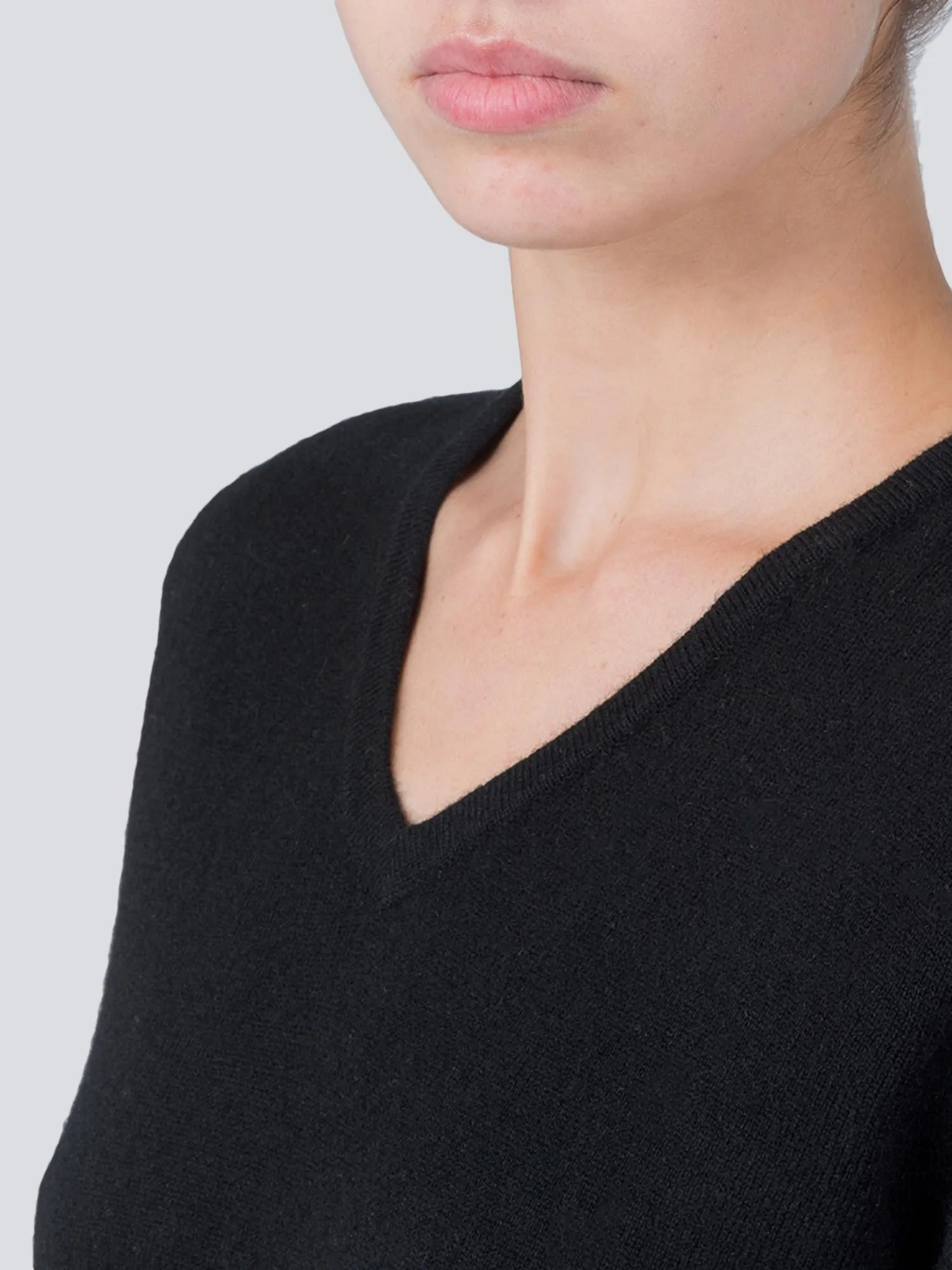 V Neck Sweater_Black