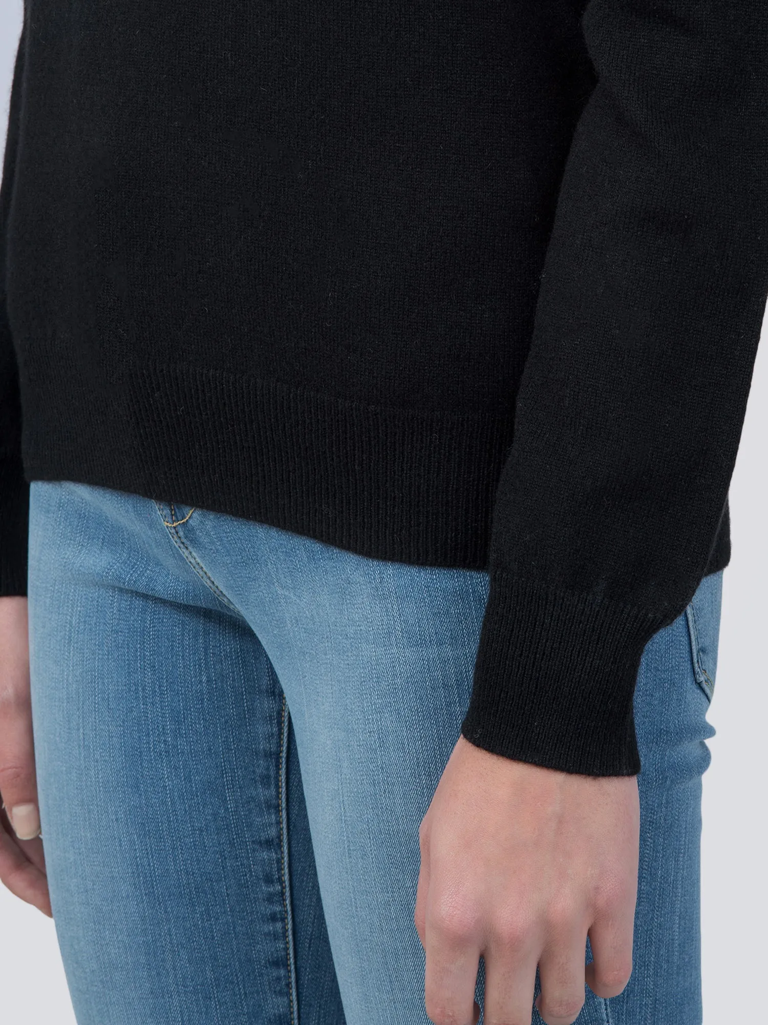 V Neck Sweater_Black